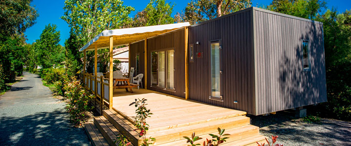 Terrasse semi-couverte en bois de la gamme Ultimate