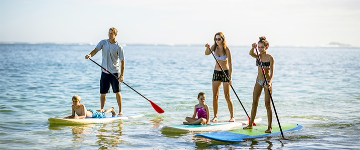 Activité de paddle en famille à faire au camping