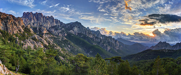 Montagnes des Aiguilles de Bavella