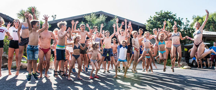 Photo groupée des clubs enfants et ados du camping